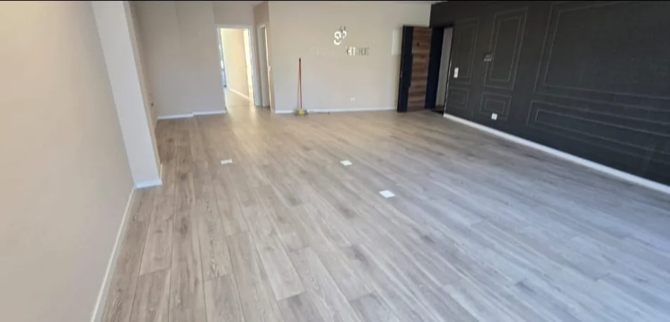Tirane, jepet me qera zyre Kati 1, 102 m² 1.500 € (rruga kosovareve)