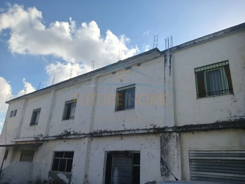 Durres, jepet me qera ambjent biznesi Kati 2, 260 m² 100.000 € (Xhafzotaj, Durres)