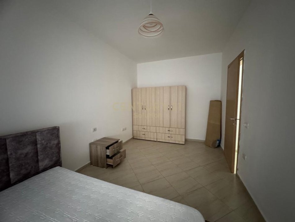 Tirane, jepet me qera apartament 2+1 Kati 2, 74 m² 500 € 