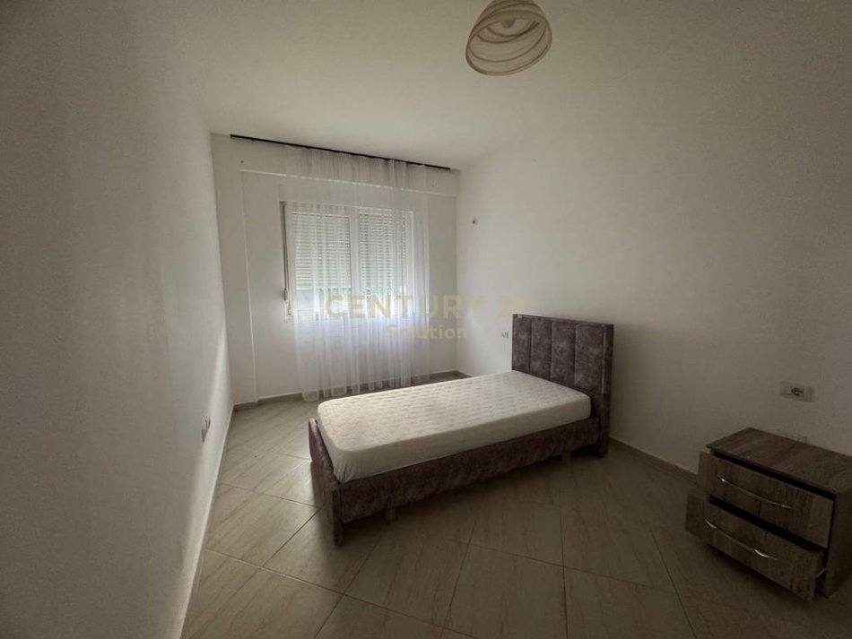 Tirane, jepet me qera apartament 2+1 Kati 2, 74 m² 500 € 