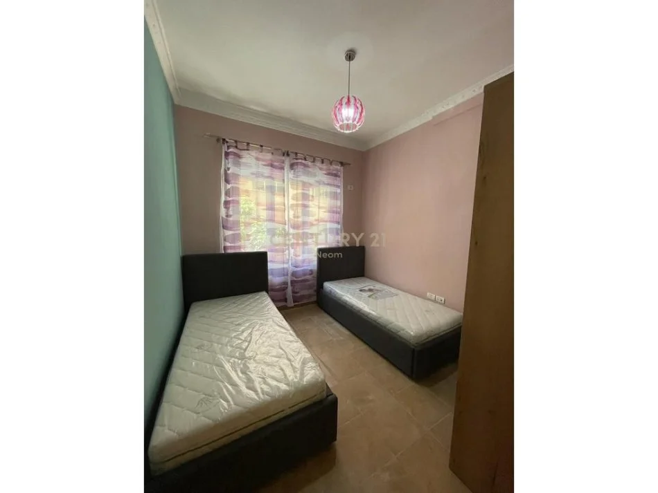 Tirane, jap me qera apartament 2+1 , 100 m² 600 € (Kopshti Botanik Zoologjik)