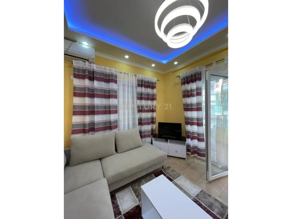 Tirane, jepet me qera apartament 2+1+Aneks+Ballkon Kati 1, 100 m² 600 € (Neom116438)