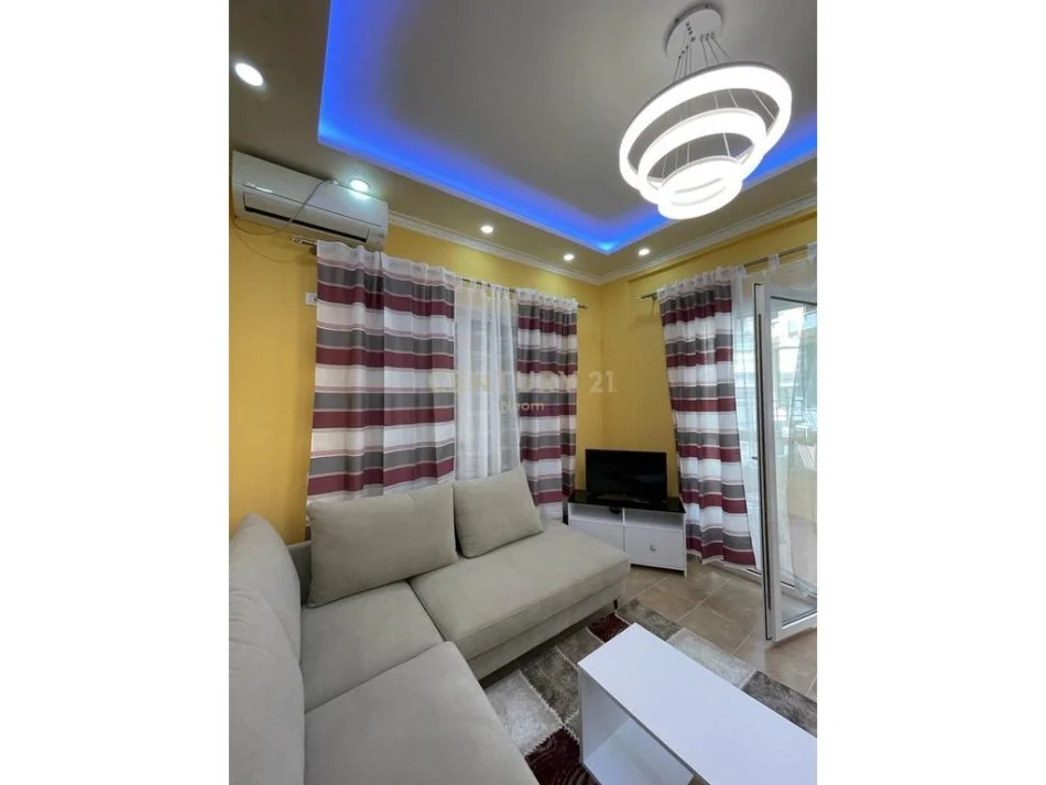 Tirane, jepet me qera apartament 2+1+Aneks+Ballkon Kati 1, 100 m² 600 € (Neom116438)