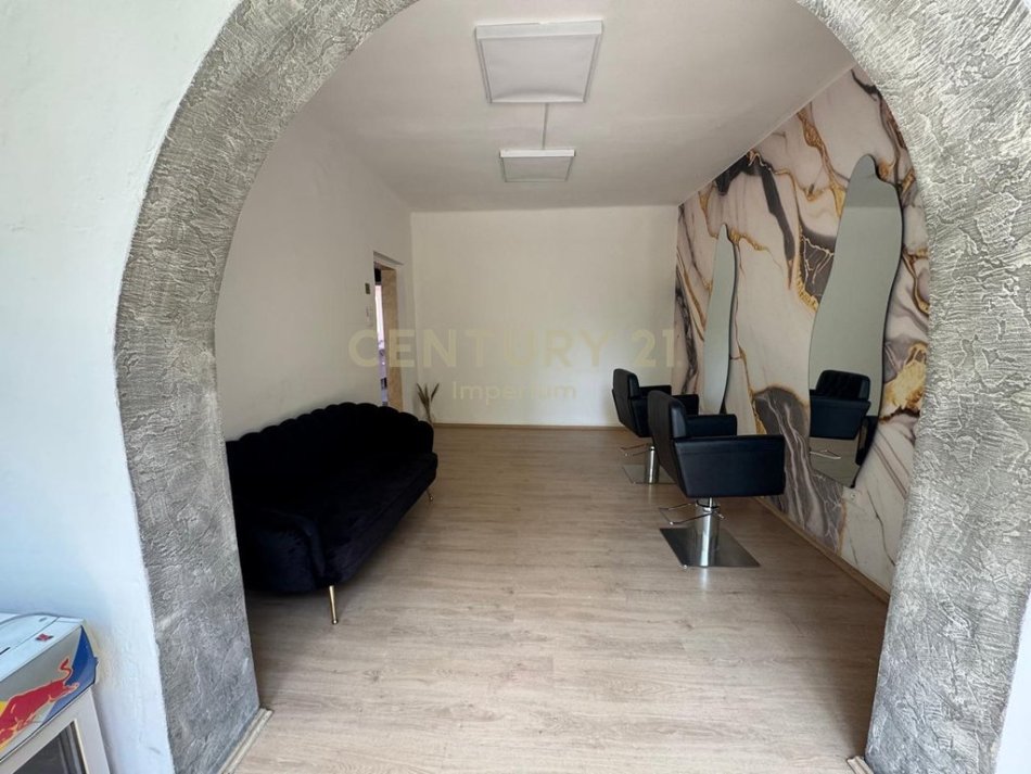 Tirane, jepet me qera apartament Kati 1, 61 m² 650 € 