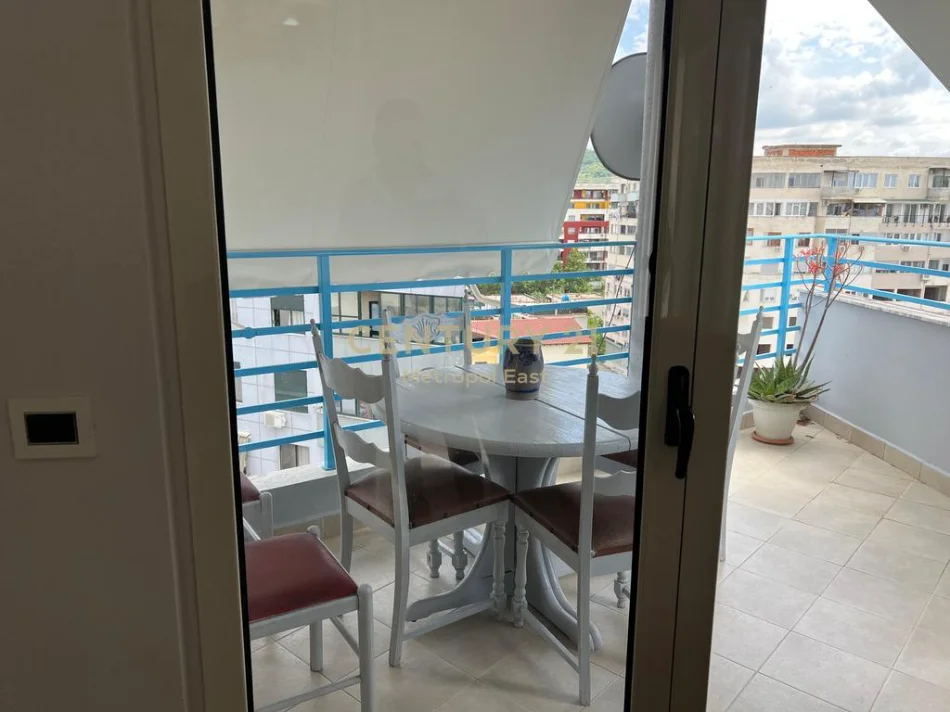 Tirane, jepet me qera apartament 2+1 Kati 7, 120 m² 500 € 
