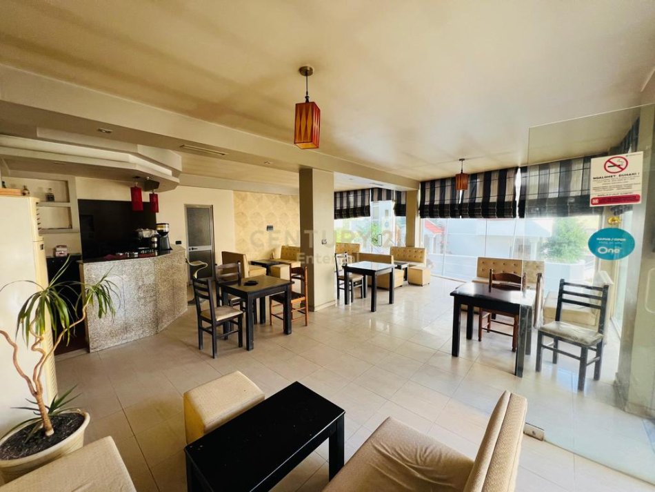 Tirane, jepet me qera ambjent biznesi , 80 m² 600 € 