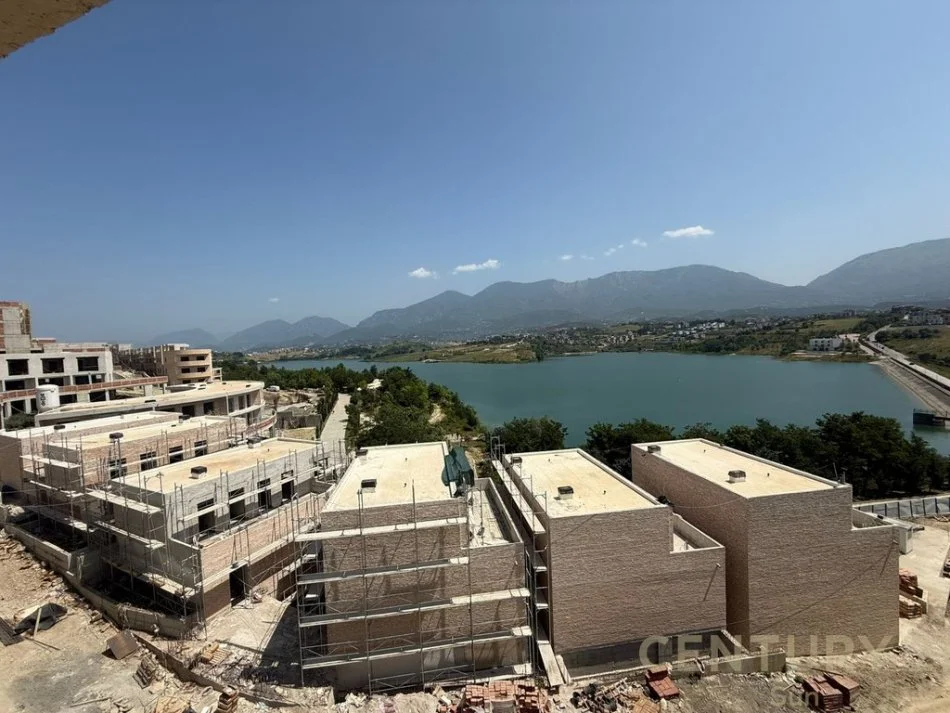 Tirane, shitet apartament duplex Dublex Kati 4, 293 m² 288.500 € (Liqeni i Farkes)