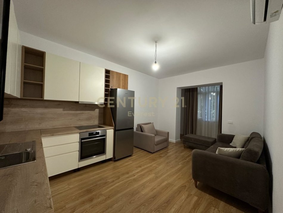 Tirane, jepet me qera apartament 2+1 , 62 m² 600 € (Muhamed Gjollesha)