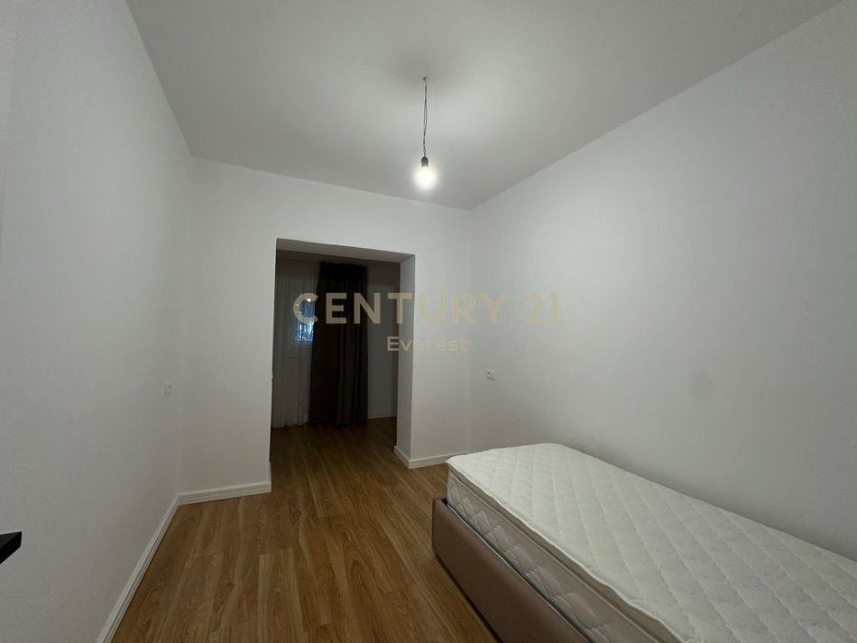 Tirane, jepet me qera apartament 2+1 , 62 m² 600 € (Muhamed Gjollesha)