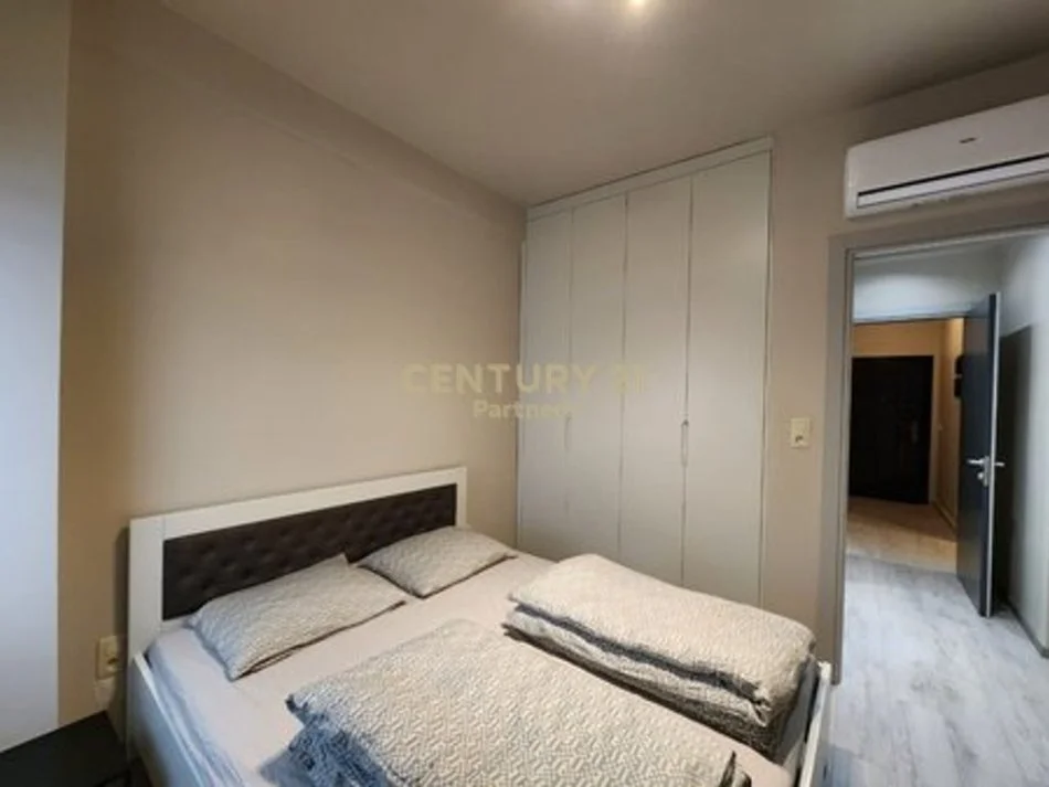 Tirane, jap me qera apartament 1+1+Ballkon , 105 m² 700 € (Kopeshti Botanik)