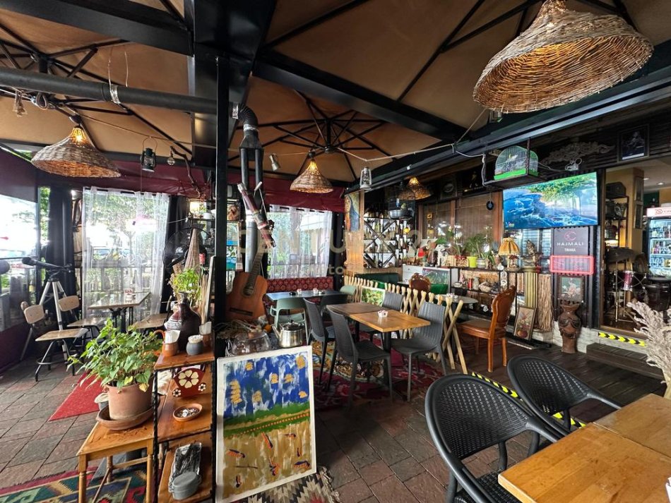 Tirane, jepet me qera bar-resorant , 40 m² 1.500 € (Rr.Myslym Shyr)