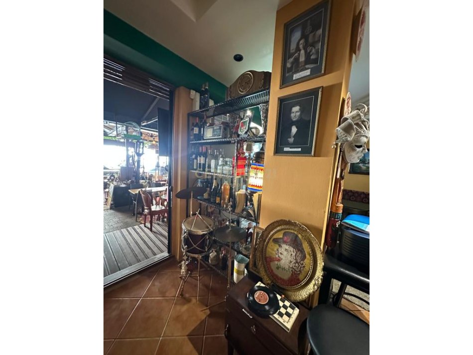 Tirane, jepet me qera bar-resorant , 40 m² 1.500 € (Rr.Myslym Shyr)
