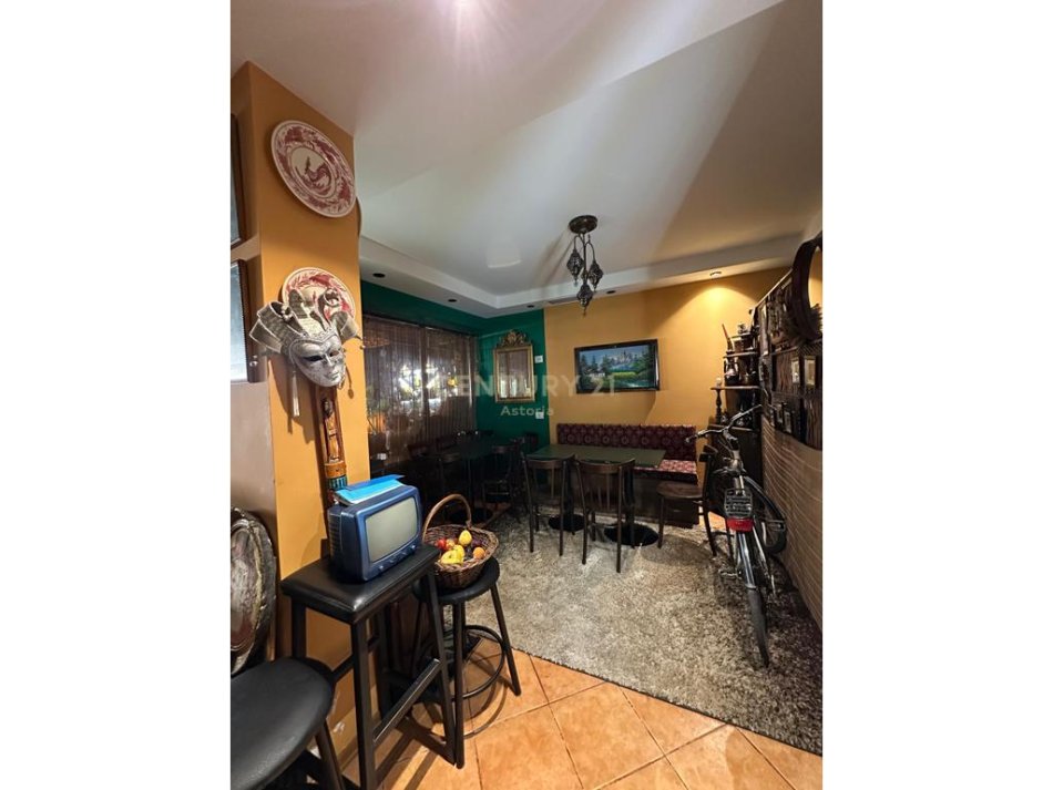 Tirane, jepet me qera bar-resorant , 40 m² 1.500 € (Rr.Myslym Shyr)
