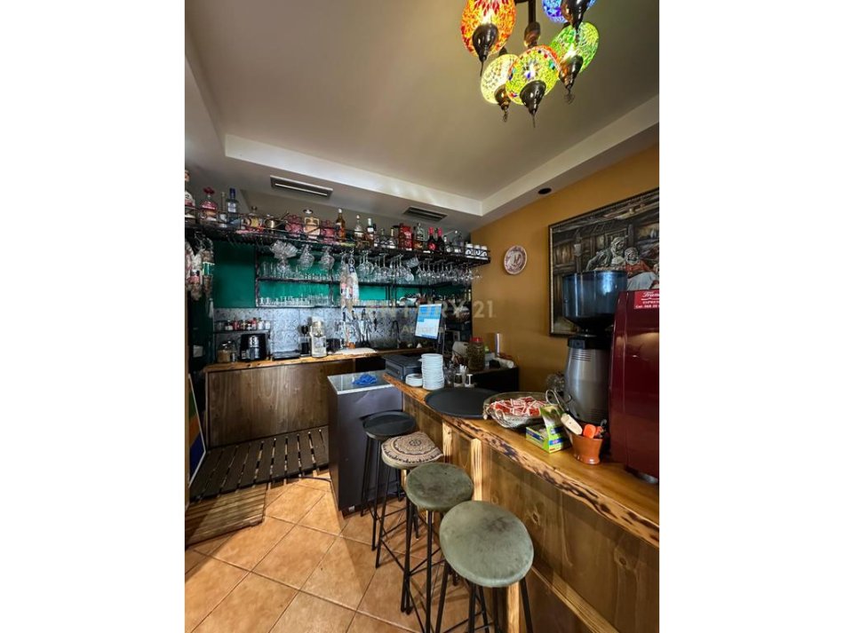 Tirane, jepet me qera bar-resorant , 40 m² 1.500 € (Rr.Myslym Shyr)
