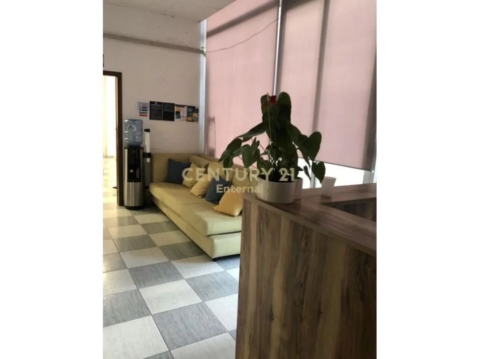 Tirane, shitet ambjent biznesi Kati 1, 200 m² 570.000 € 