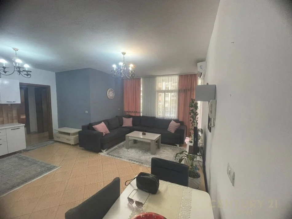 Tirane, shes apartament 2+1+2 , 91 m² 234.000 € (Komuna e Parisit)