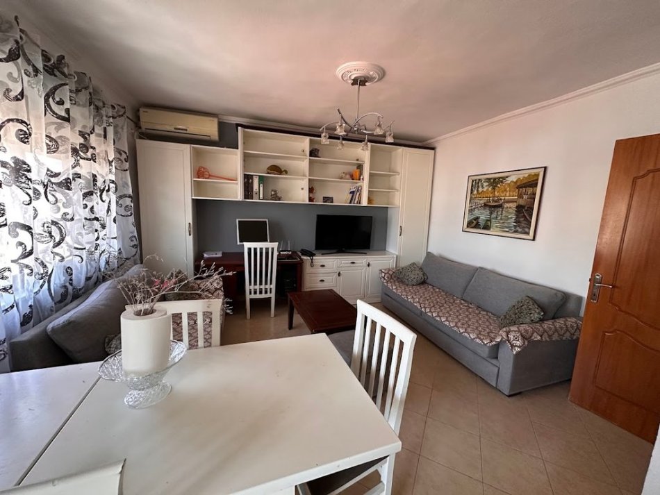 Tirane, jepet me qera apartament 1+1 Kati 5, 61 m² 450 € 