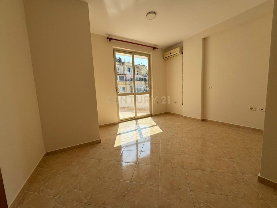 Tirane, jap me qera apartament 2+1 Kati 7, 87 m² 550 € (Rruga Zenel Baboci)