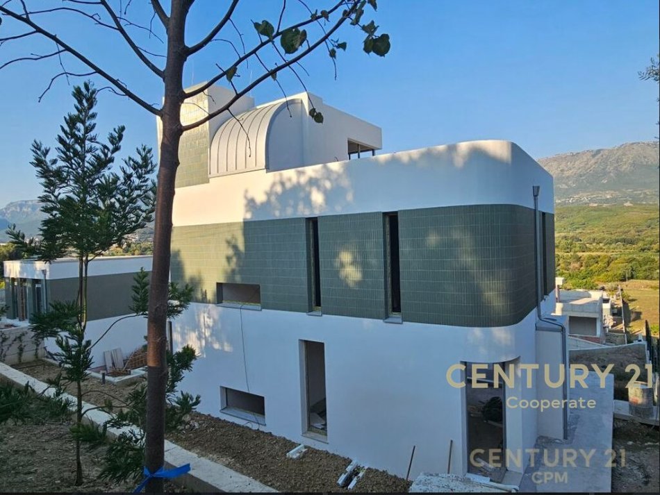 Tirane, shitet Vile 4+1 Kati 3, 227 m² 591.000 € (Rruga Agallareve)