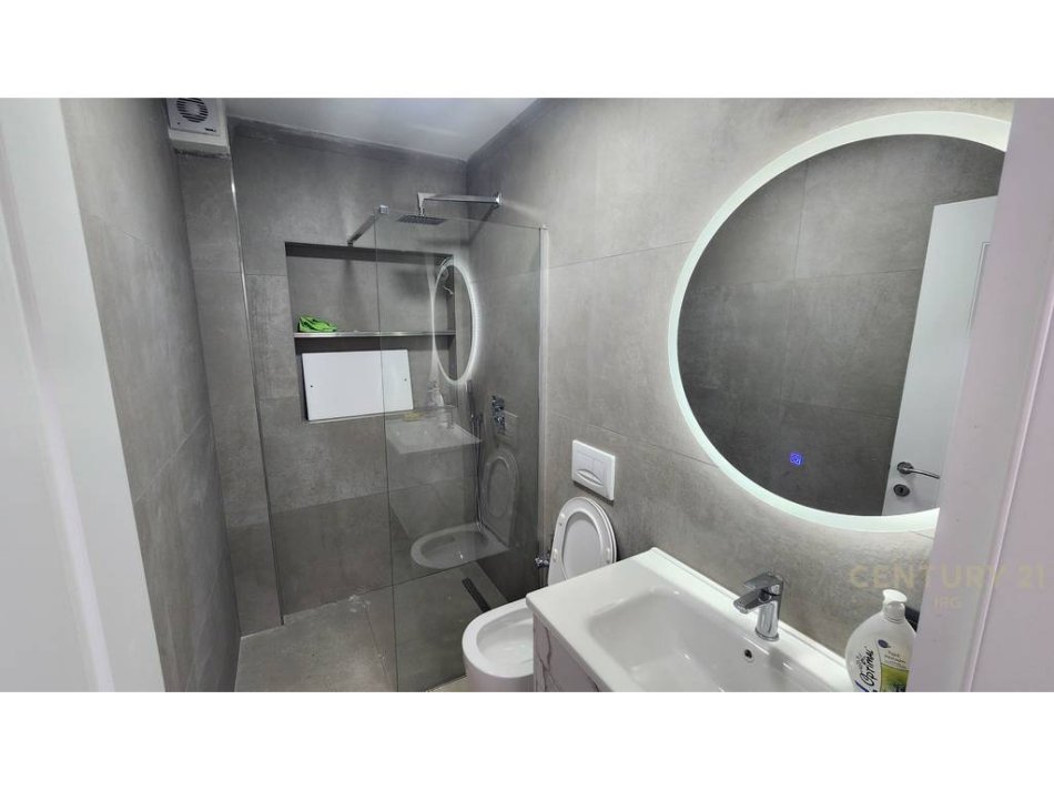 Tirane, jepet me qera apartament 1+1 Kati 3, 48 m² 480 € (Rruga Babe Rexha)