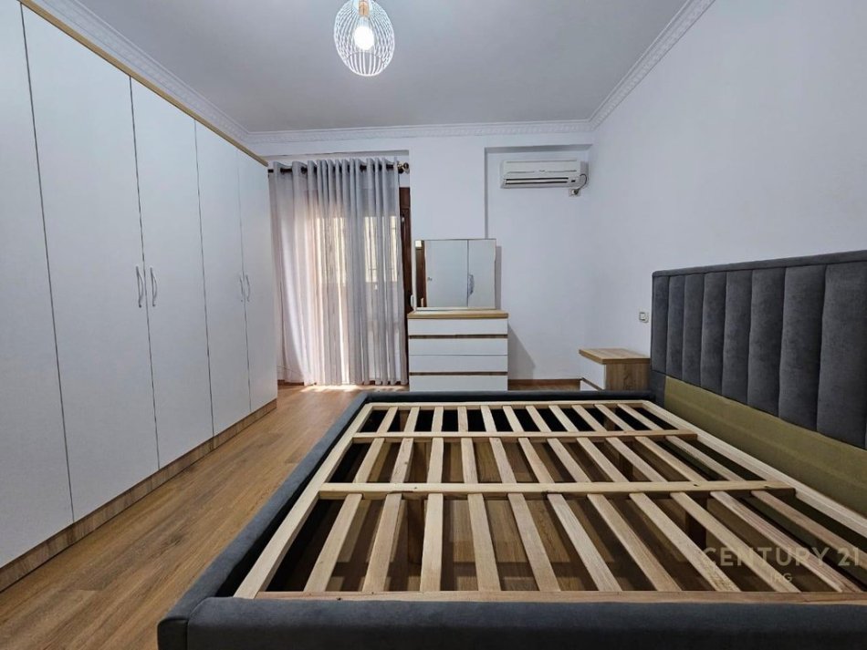 Tirane, jepet me qera apartament 1+1 Kati 2, 66 m² 600 € (Rruga Ylber Bylykbashi)