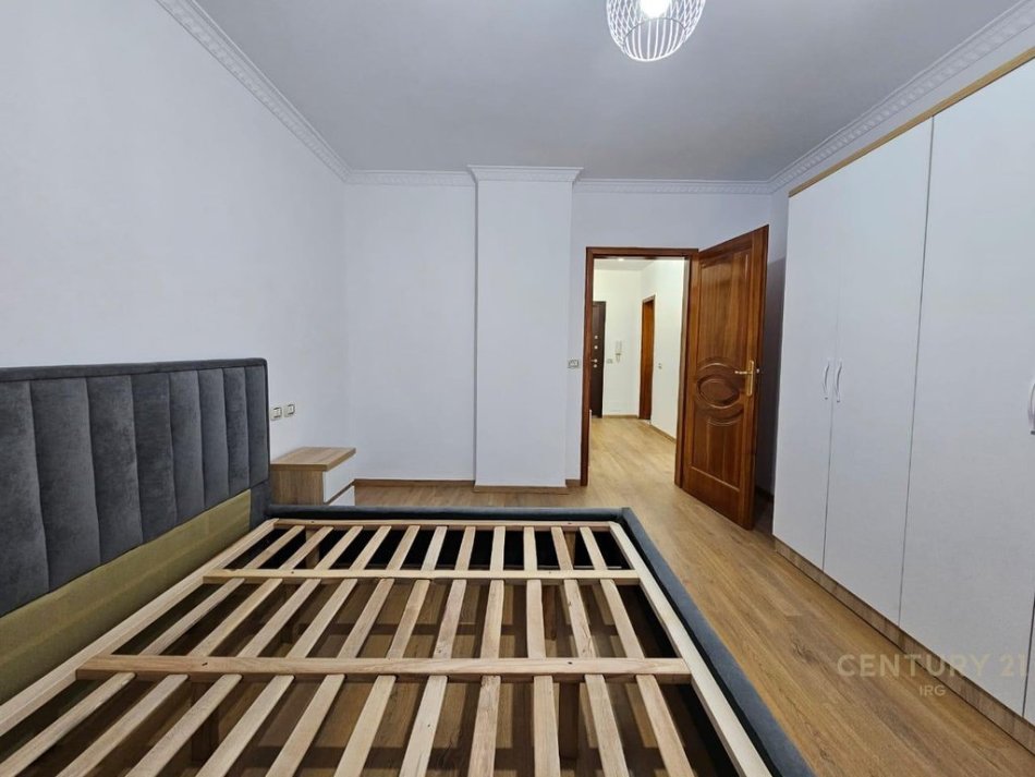 Tirane, jepet me qera apartament 1+1 Kati 2, 66 m² 600 € (Rruga Ylber Bylykbashi)