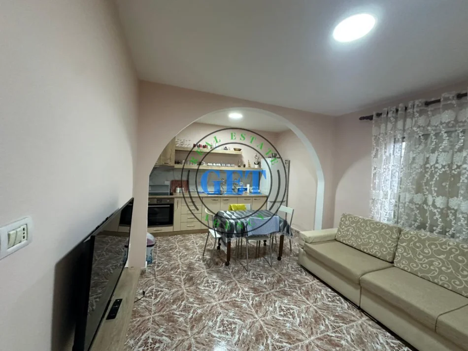 Durres, shitet shtepi 3+1+Ballkon , 306 m² 120.000 € (shijak)
