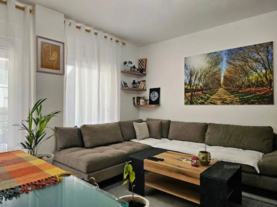 Tirane, jap me qera apartament 2+1+Ballkon , 109 m² 650 € (Liqeni i Thatë)