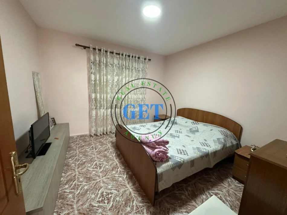 Durres, shitet shtepi 3+1+Ballkon , 306 m² 120.000 € (shijak)