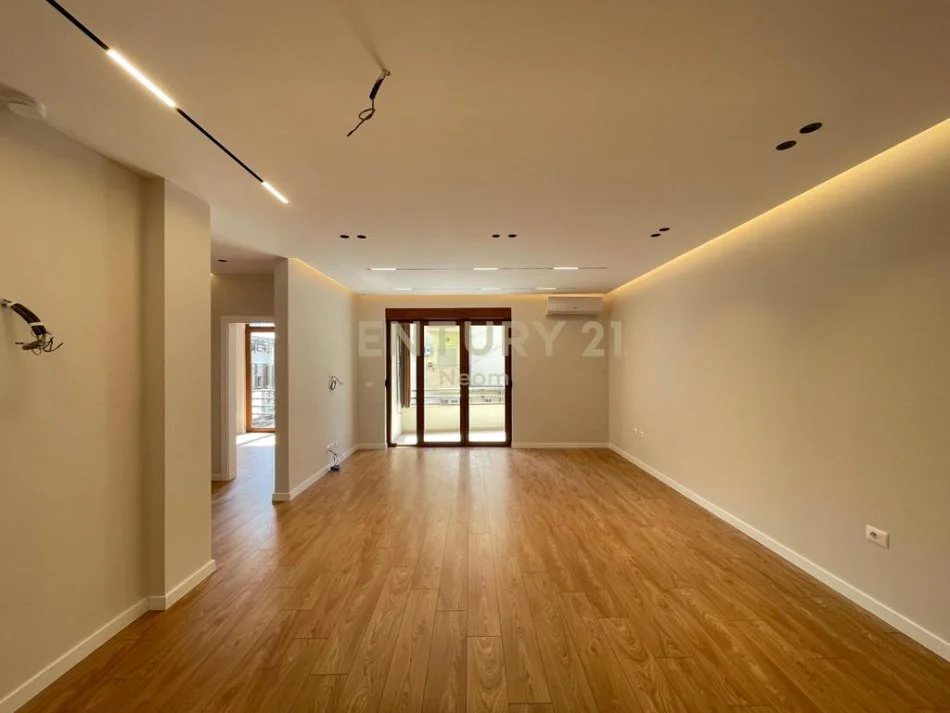 Tirane, shitet apartament 2+1 Kati 2, 98 m² 215.000 € 