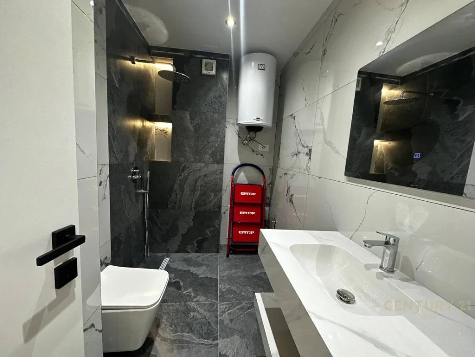 Tirane, shitet apartament 1+1 Kati 6, 49 m² 98.000 €