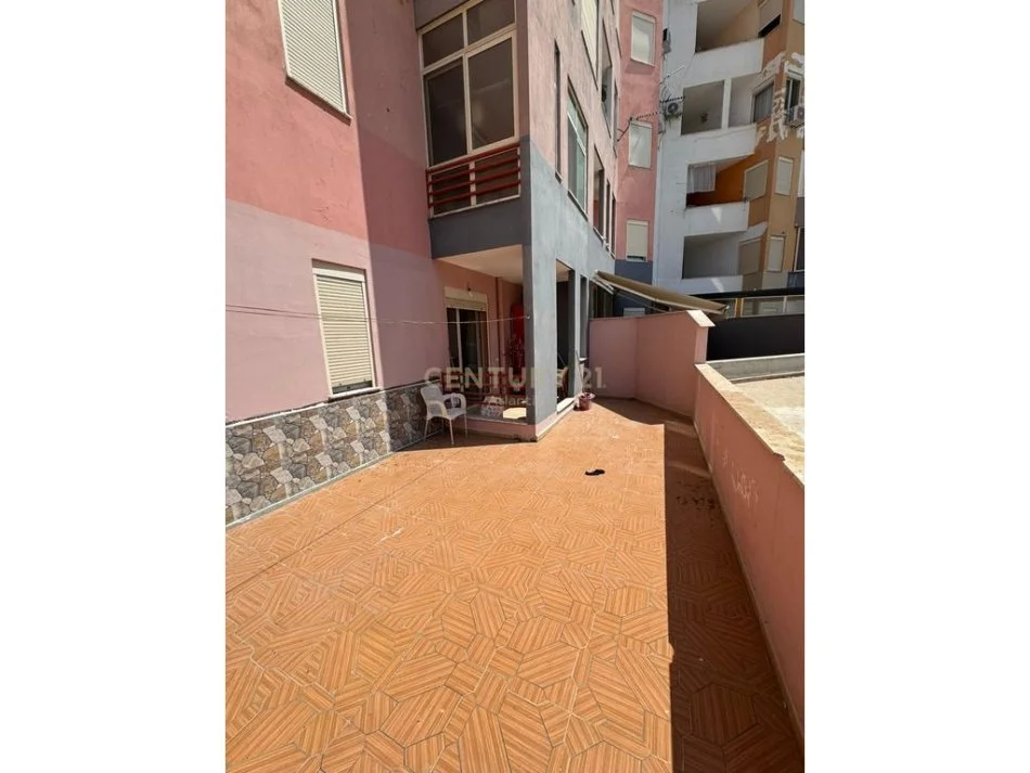 Durres, jepet me qera apartament 1+1+Ballkon Kati 1, 70 m² 350 € (plepa)