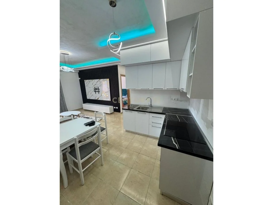 Durres, jepet me qera apartament 1+1+Ballkon Kati 1, 70 m² 350 € (plepa)