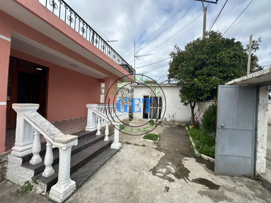 Durres, shitet shtepi 3+1+Ballkon , 306 m² 120.000 € (shijak)