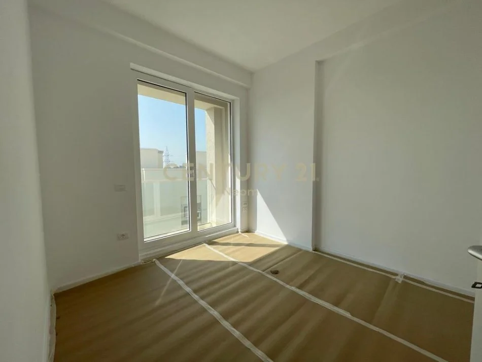 Tirane, jepet me qera Vile 2 Katshe Kati 0, 95 m² 1.300 € (Neom116579)
