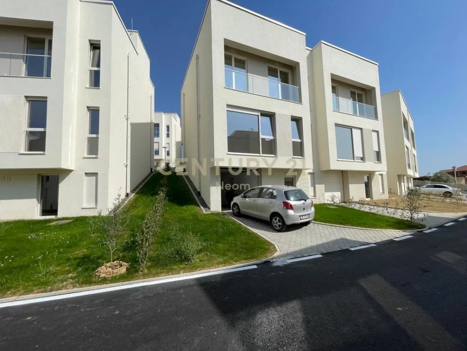 Tirane, jepet me qera Vile 2 Katshe Kati 0, 95 m² 1.300 € (Neom116579)