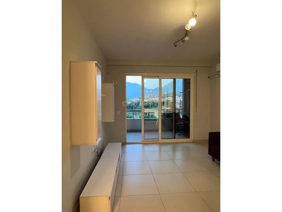 Tirane, shitet 2+1 Kati 3, 118 m² 180.000 € 