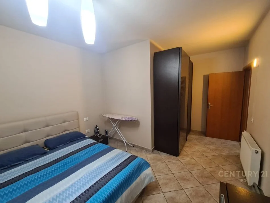 Tirane, jap me qera apartament 2+1+2+Ballkon , 105 m² 650 € (Komuna e Parisit)
