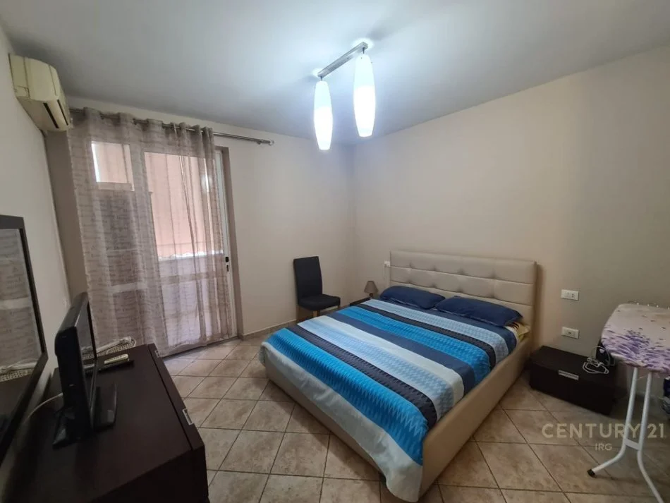 Tirane, jap me qera apartament 2+1+2+Ballkon , 105 m² 650 € (Komuna e Parisit)