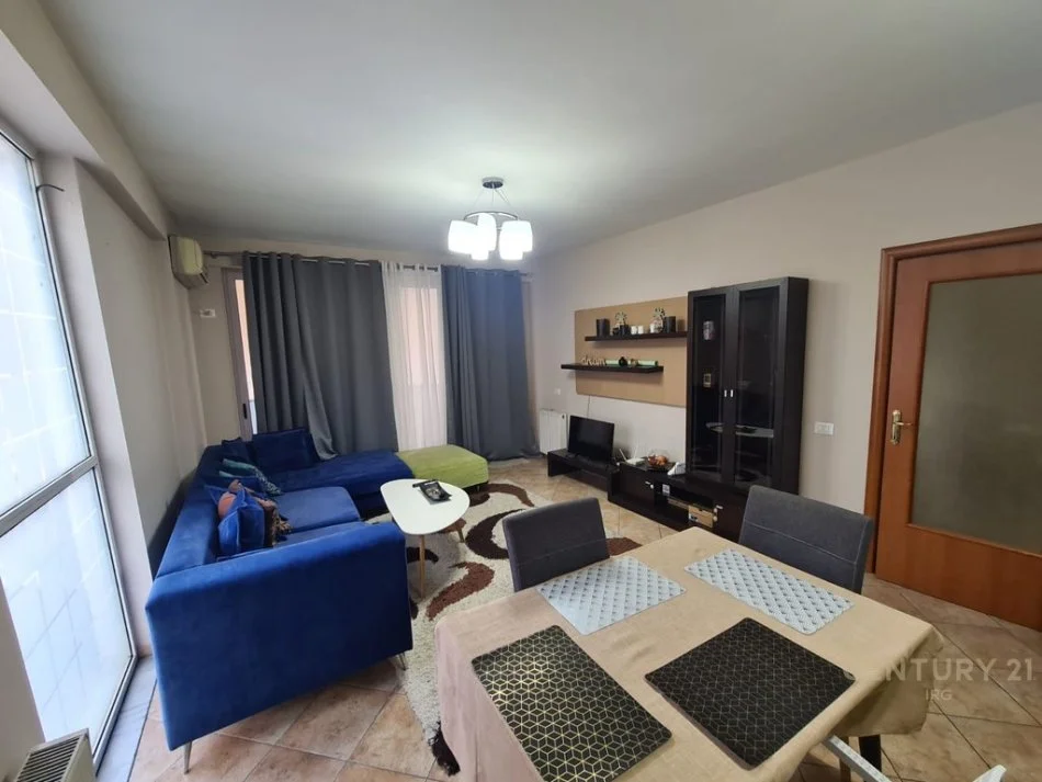 Tirane, jap me qera apartament 2+1+2+Ballkon , 105 m² 650 € (Komuna e Parisit)