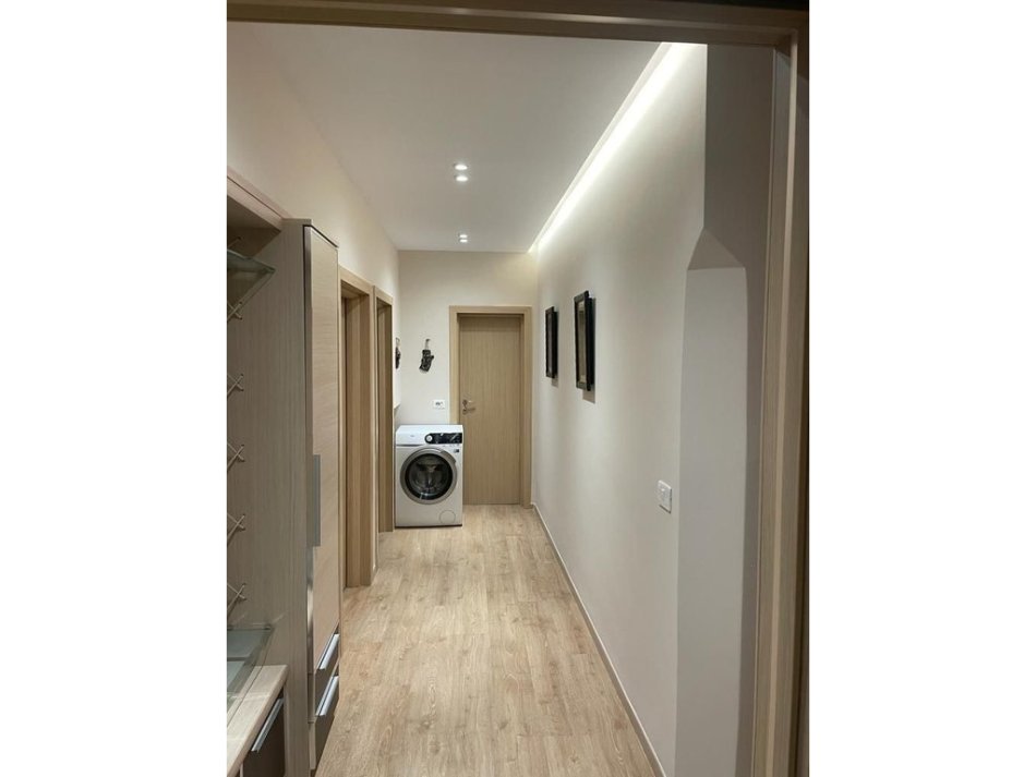 Tirane, jepet me qera apartament 2+1 Kati 3, 74 m² 550 € (shkolla e baletit)