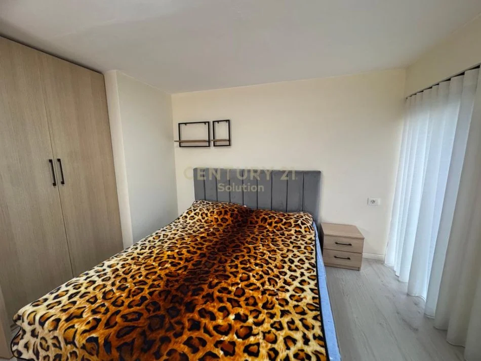 Tirane, jap me qera apartament 2+1 , 120 m² 600 € (Liqeni i Thatë)