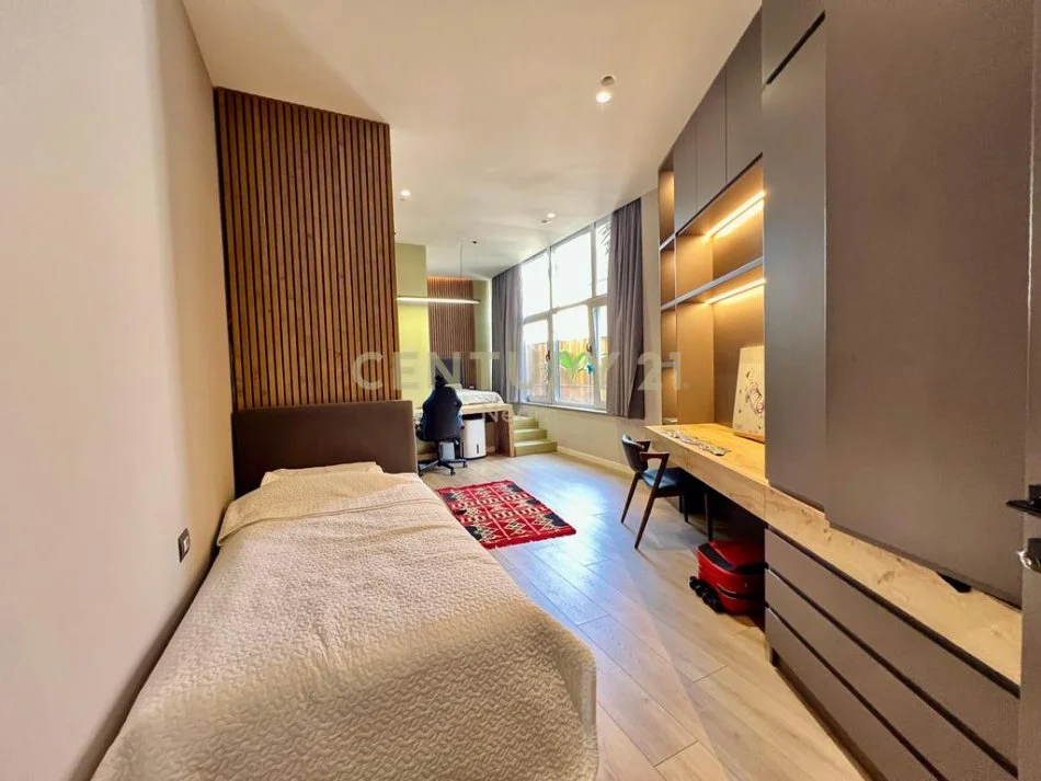 Tirane, shes apartament 3+1+2+PISHINË & POST PARKIMI , 290 m² 790.000 € (Kopshti Botanik Zoologjik)