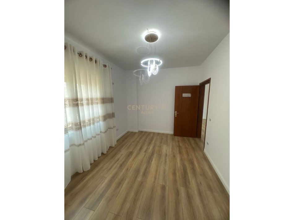 Tirane, shitet apartament 1+1 Kati 5, 55 m² 85.000 € 