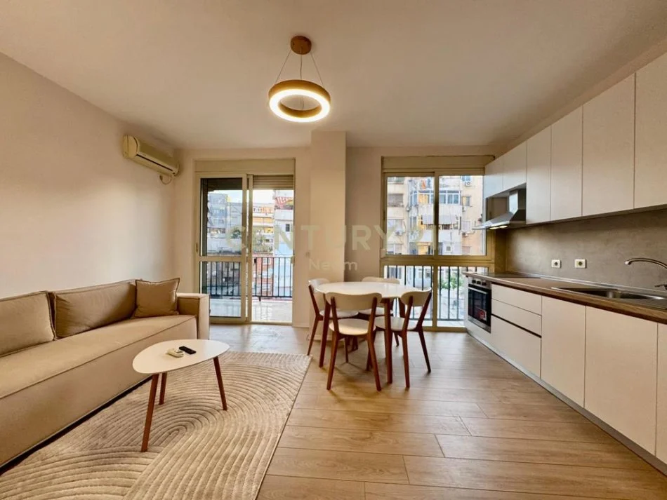 Tirane, jepet me qera apartament 1+1+Aneks+Ballkon Kati 5, 75 m² 750 € (Neom116762)