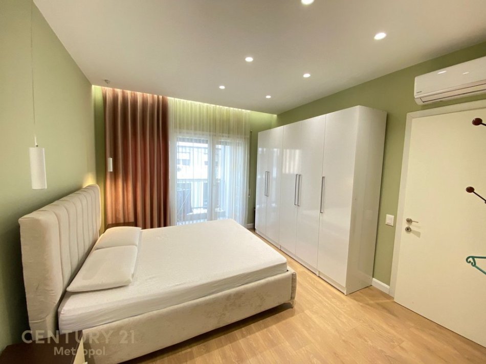 Tirane, jepet me qera apartament 2+1+Ballkon Kati 2, 100 m² 850 € (rruga e dibres)