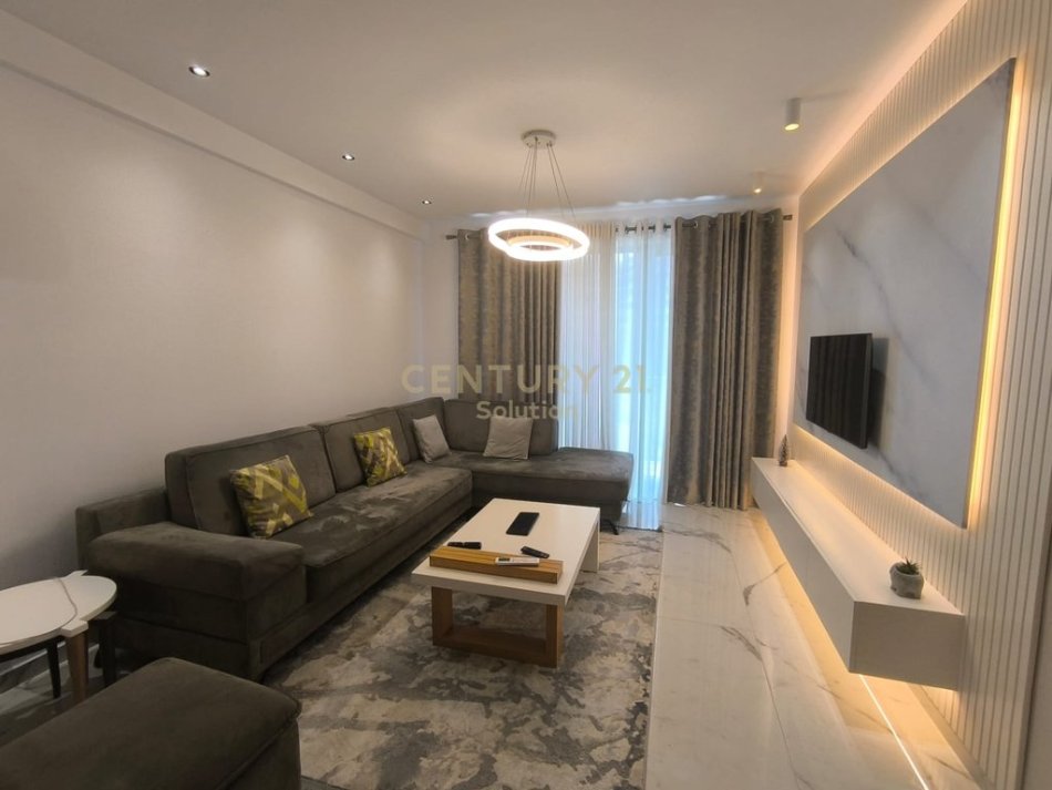 Tirane, jepet me qera apartament 2+1 Kati 2, 116 m² 800 € (Rezidenca Future Home)