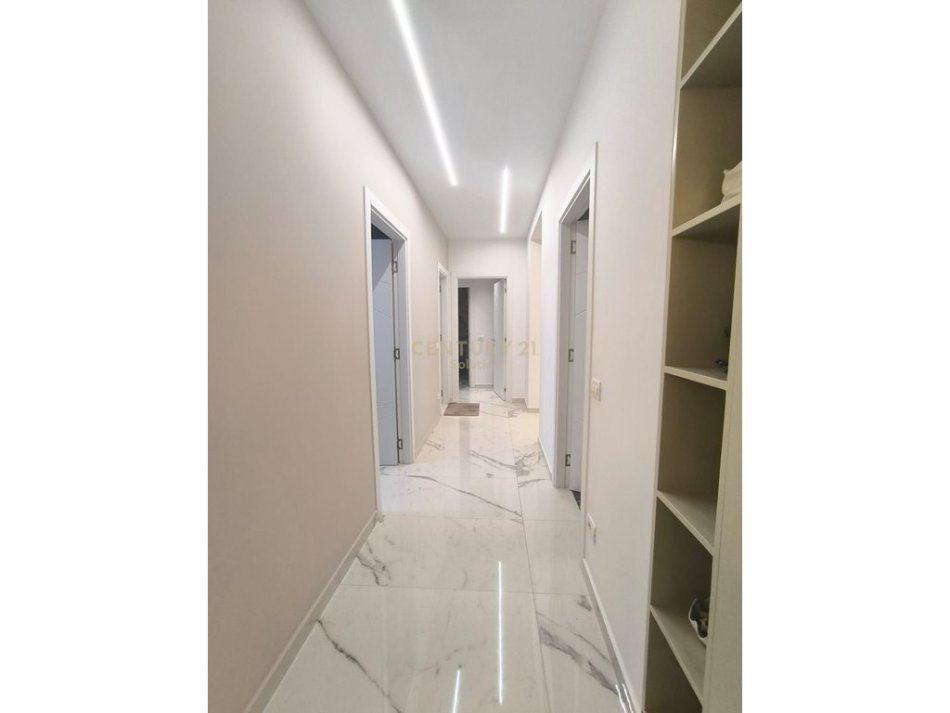 Tirane, jepet me qera apartament 2+1 Kati 2, 116 m² 800 € (Rezidenca Future Home)