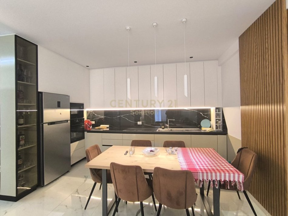 Tirane, jepet me qera apartament 2+1 Kati 2, 116 m² 800 € (Rezidenca Future Home)