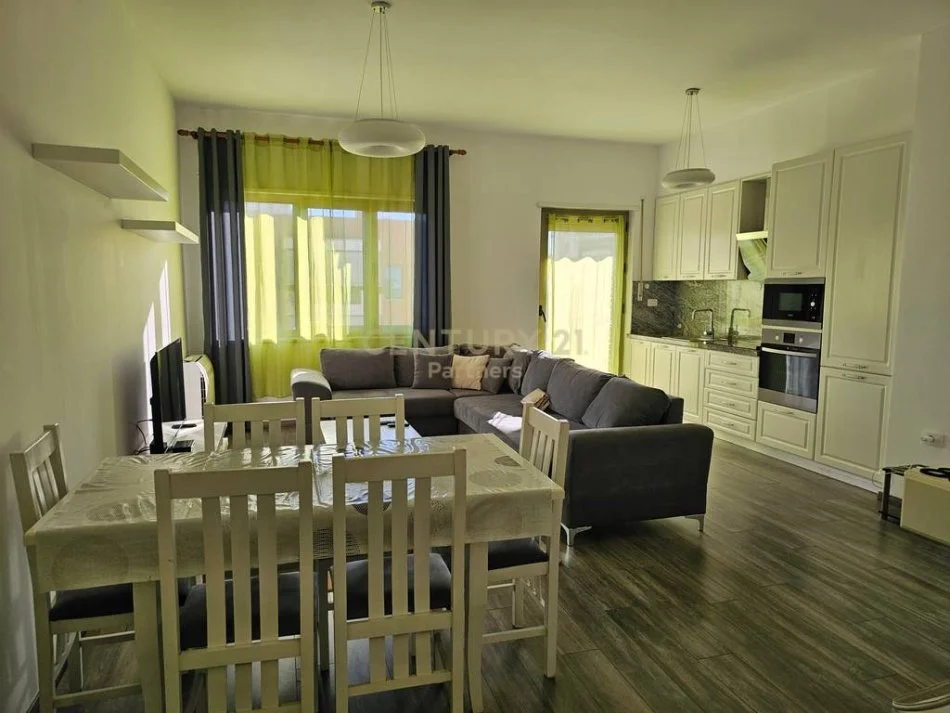 Tirane, shes apartament 3+1+2 , 132 m² 375.000 € (Kompleksi Delijorgji)